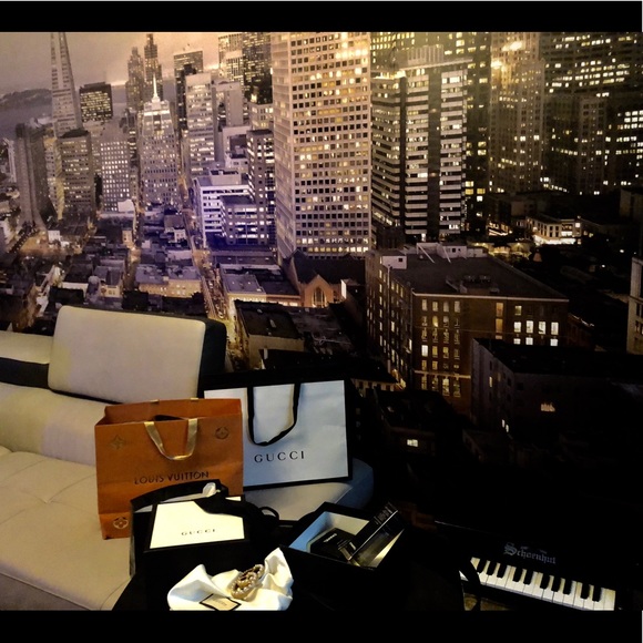 And soo happy with my authentic Gucci Perl belt 😍 - Picture 1 of 6